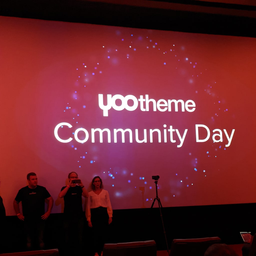 YOOtheme Community Day 2024 mit Blick auf die Leinwand